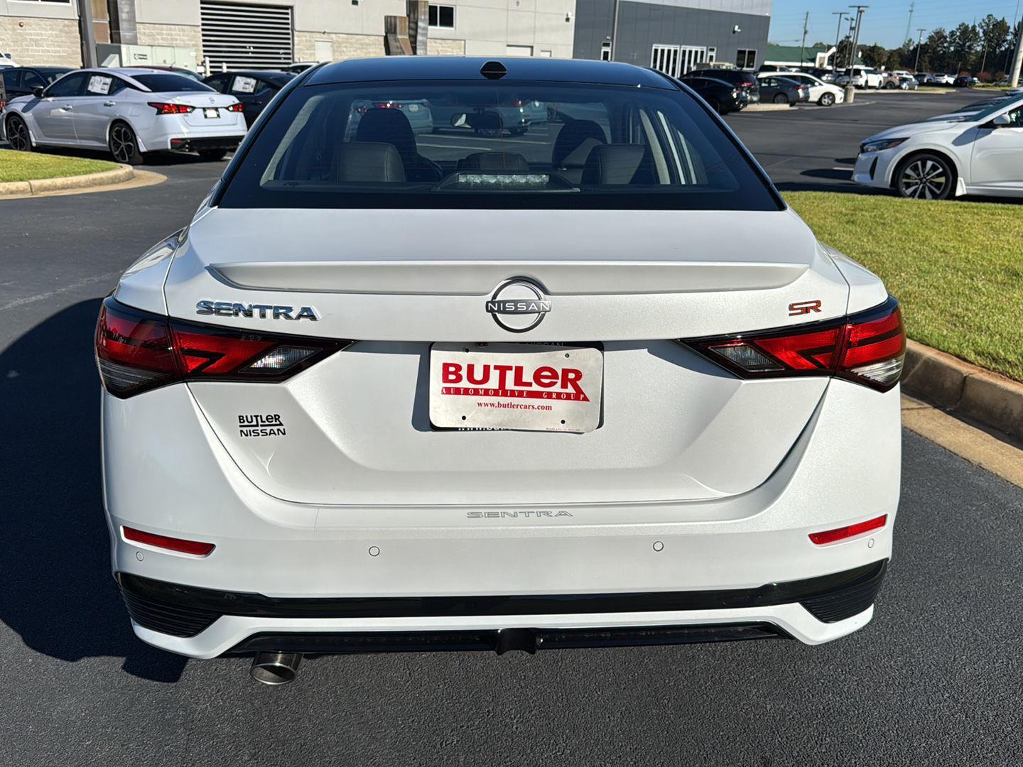 2025 Nissan Sentra SR photo 3