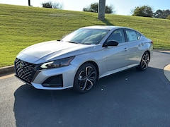 2025 Nissan Altima SR Sedan