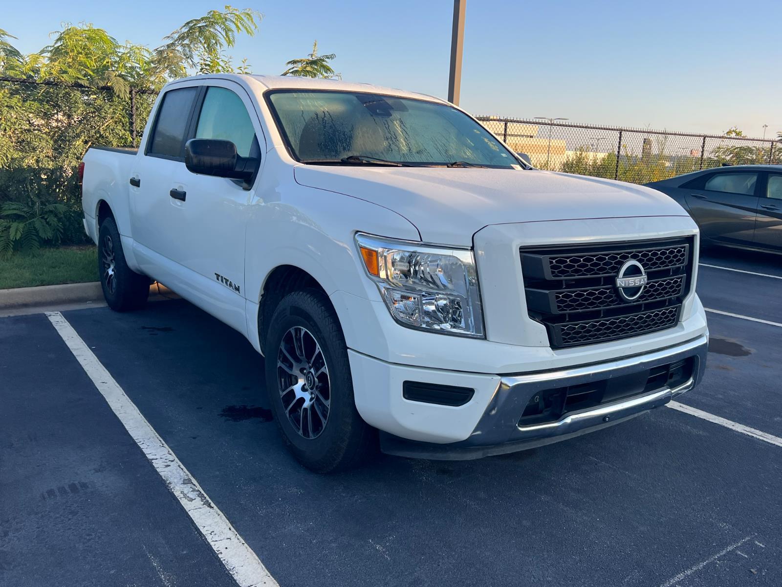 2023 Nissan Titan SV photo 4