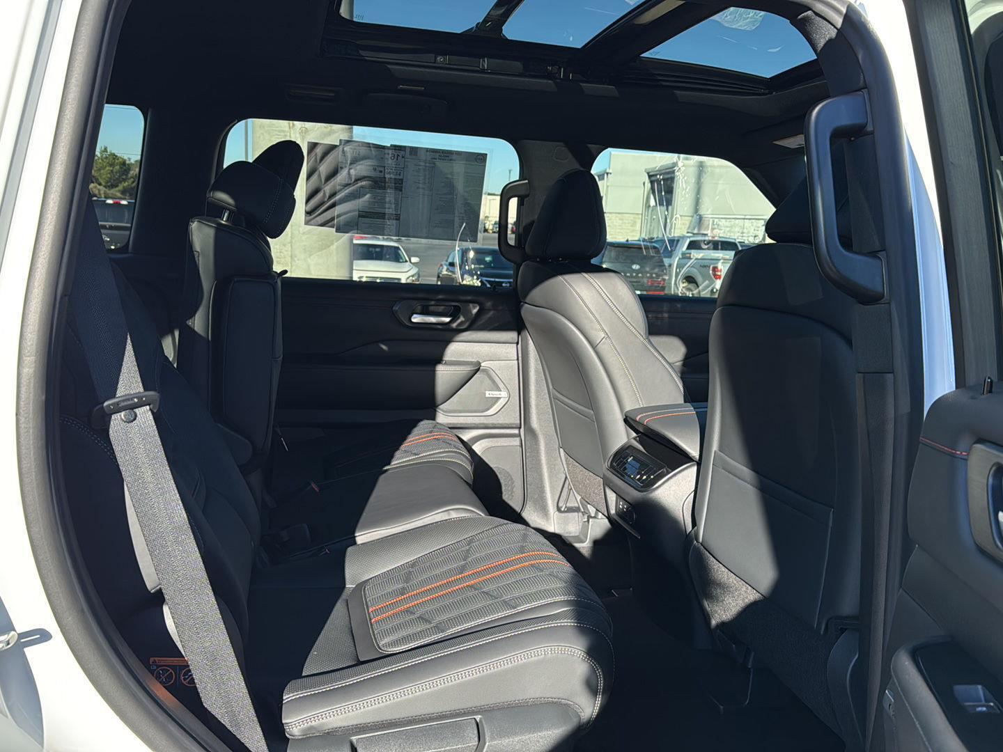 2026 Nissan Armada PRO-4X - Photo 11