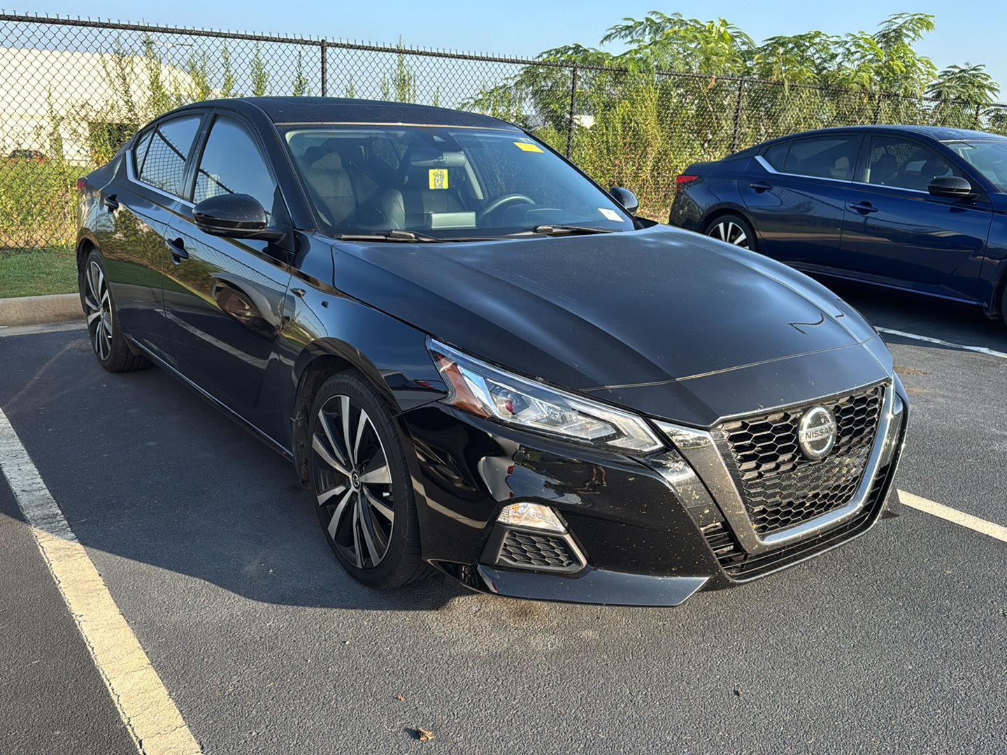 2021 Nissan Altima SR photo 3
