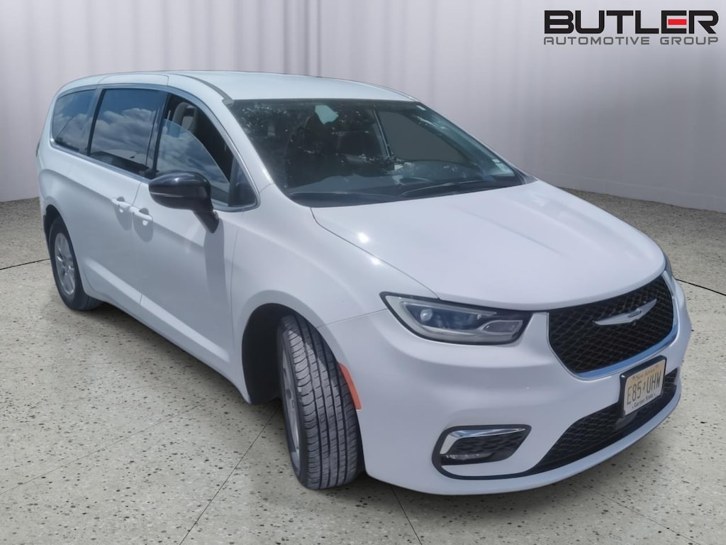 Used 2024 Chrysler Pacifica Touring L Van Passenger Van