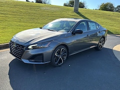 2025 Nissan Altima SR Sedan