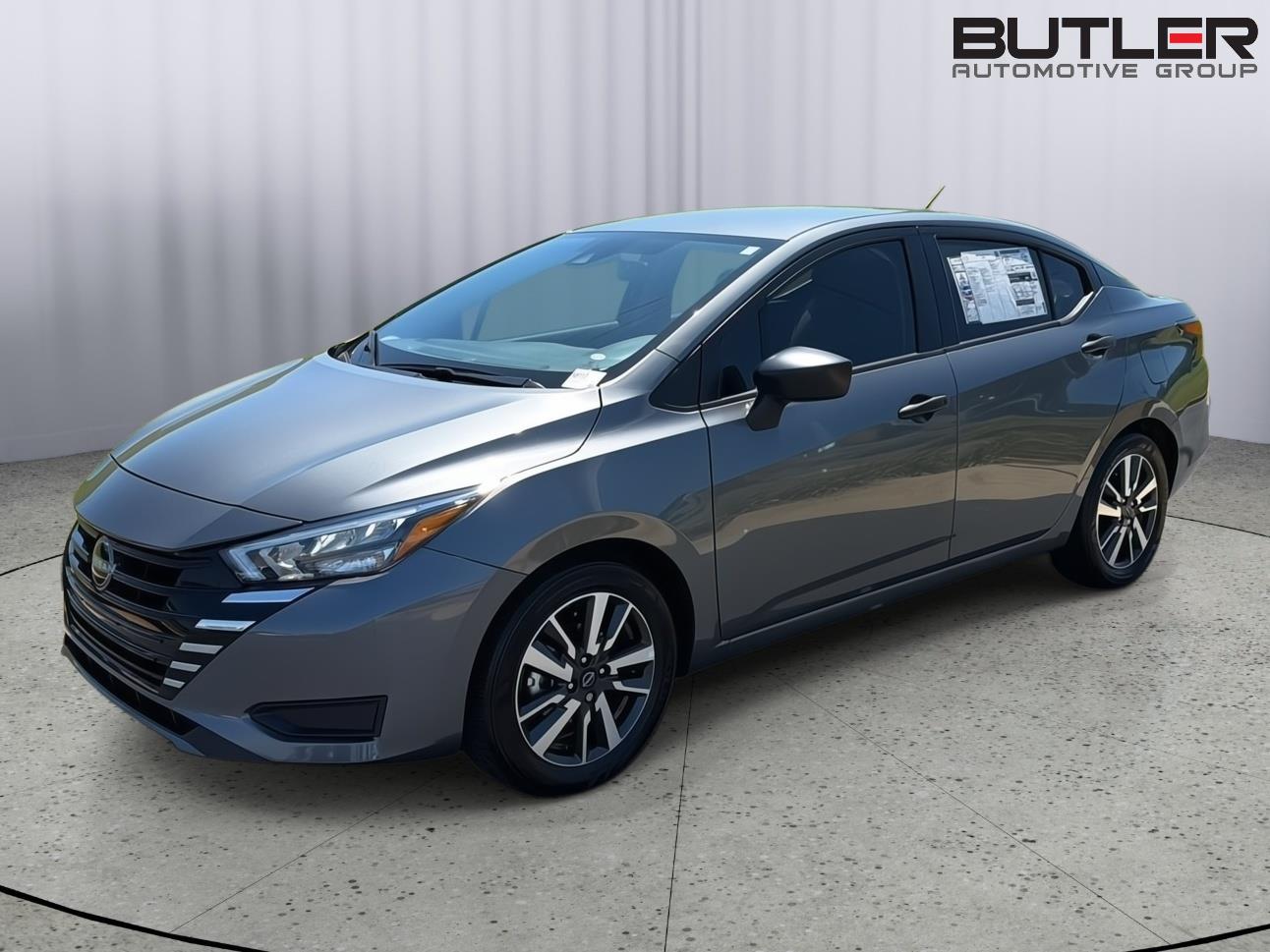 2025 Nissan Versa 1.6 S CVT's photo