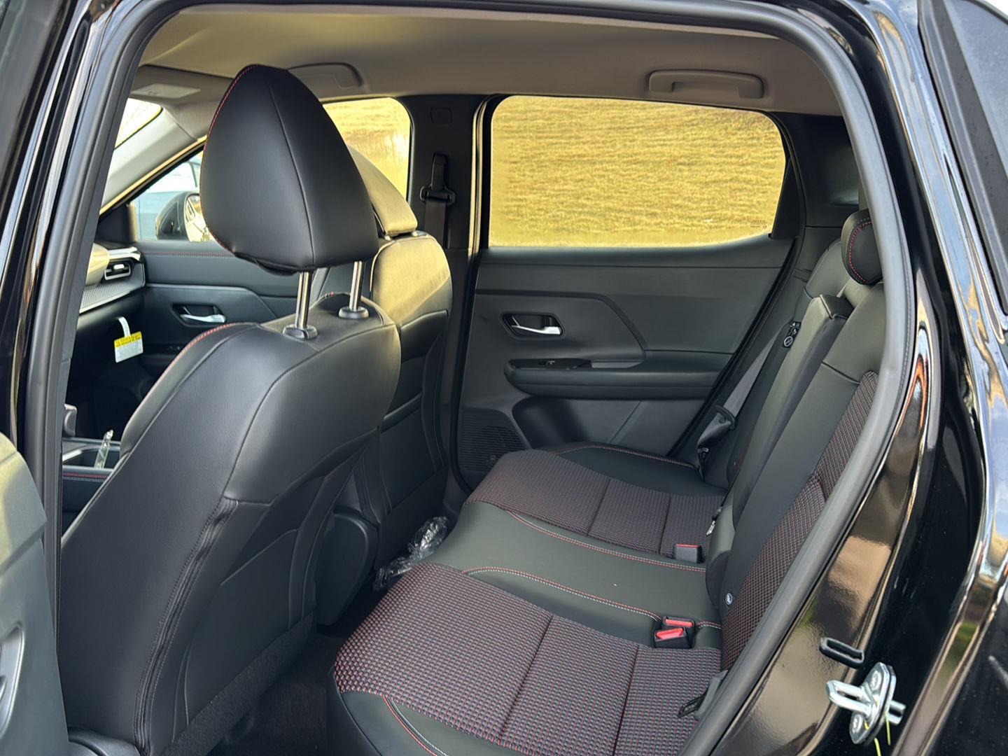 2026 Nissan KICKS SR - Photo 9