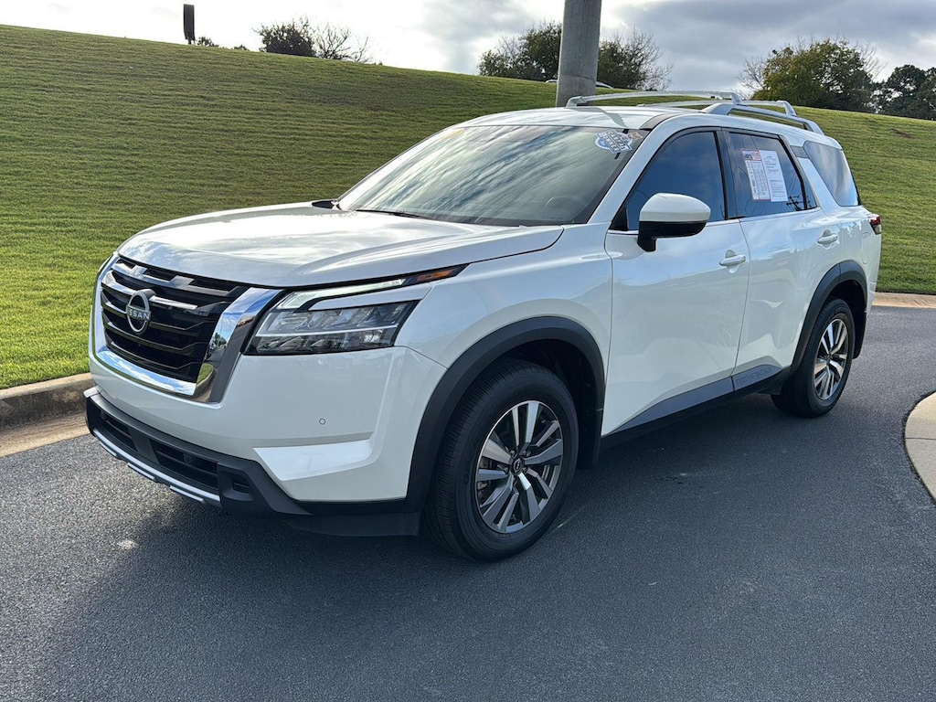 Used 2024 Nissan Pathfinder SL SUV