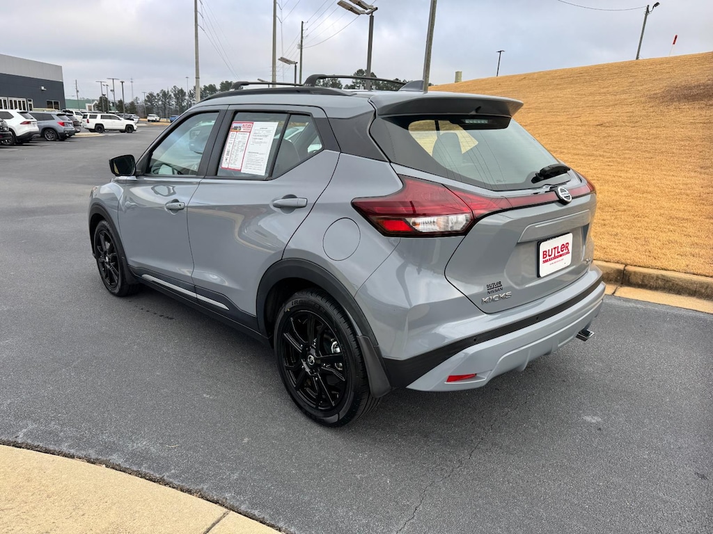 Used 2021 Nissan Kicks SR SUV