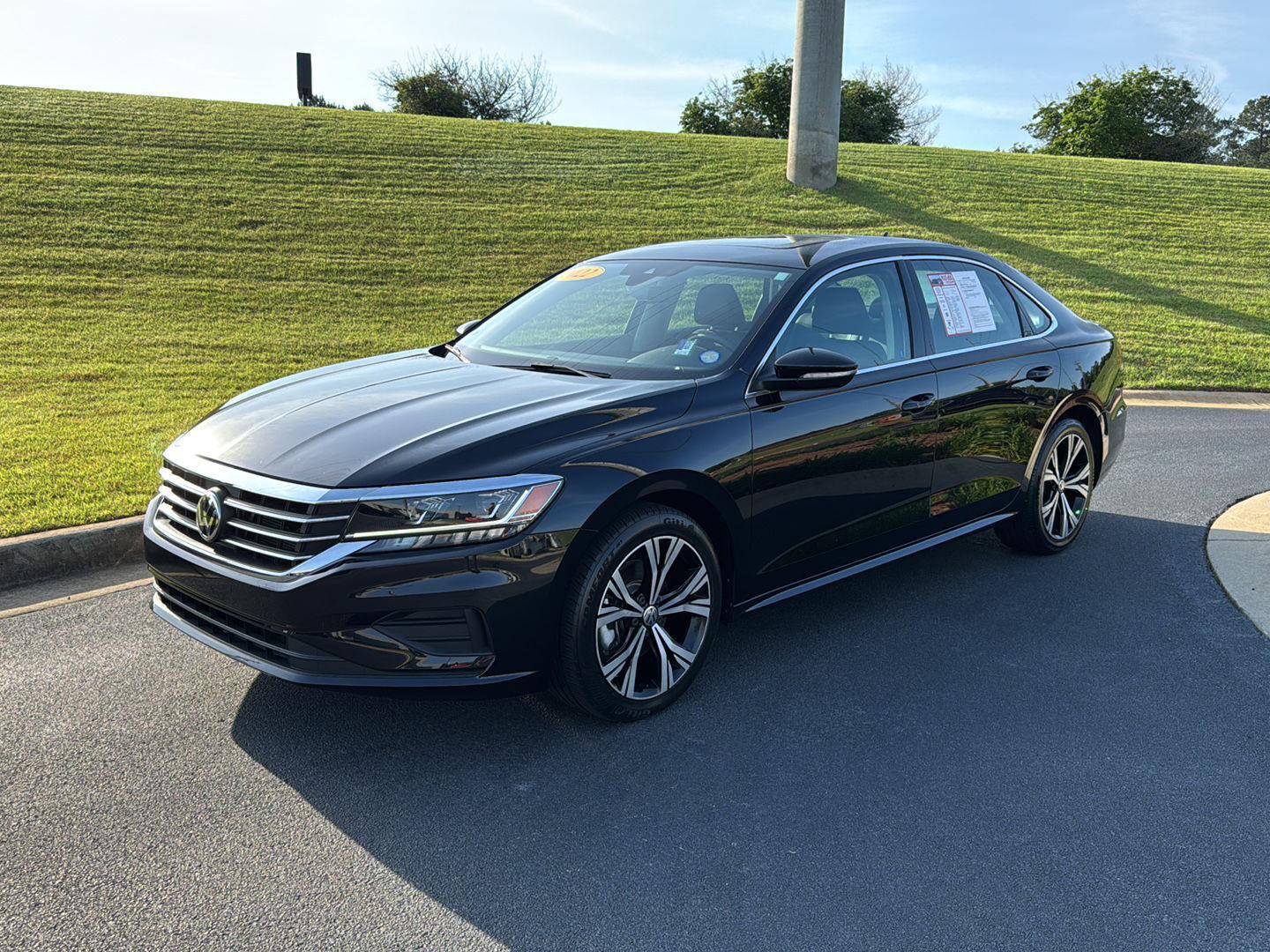 Used 2022 Volkswagen Passat SE with VIN 1VWSA7A36NC002295 for sale in Macon, GA