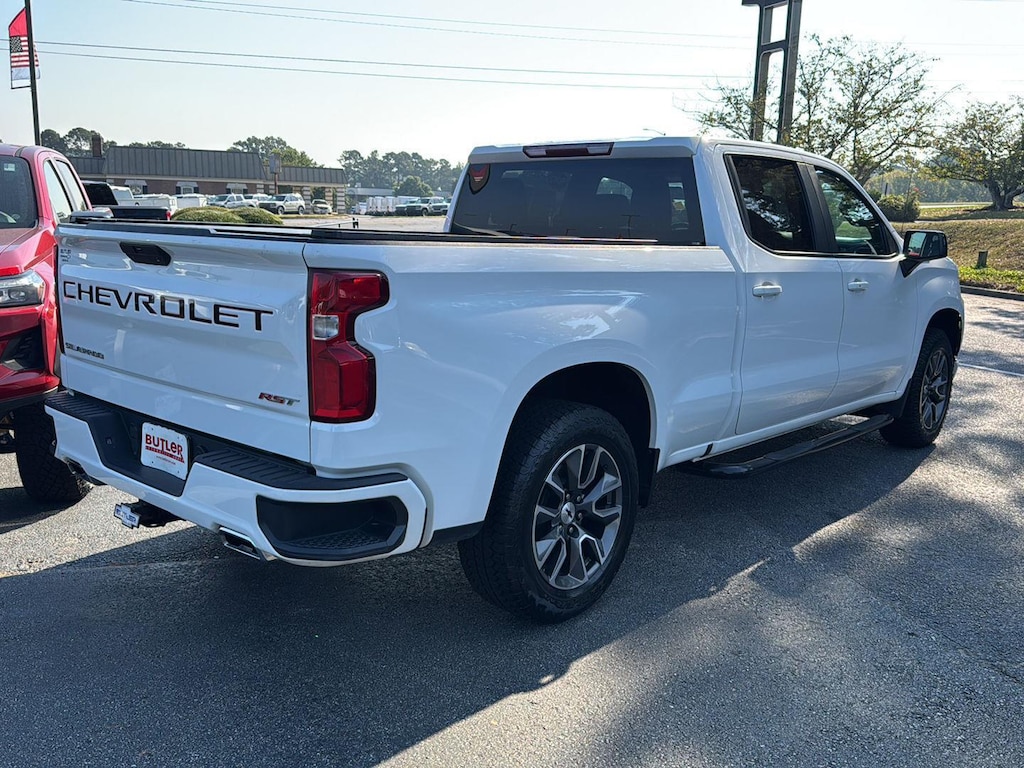 2021 Chevrolet Silverado 1500 RST photo 3