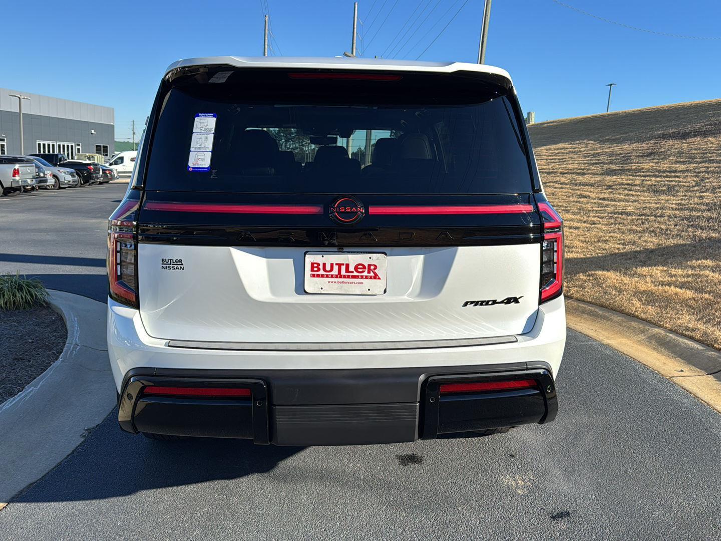2026 Nissan Armada PRO-4X - Photo 4