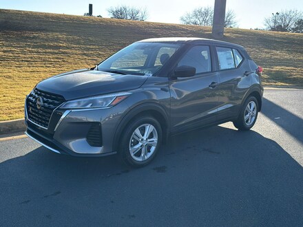 2025 Nissan Kicks Play S SUV