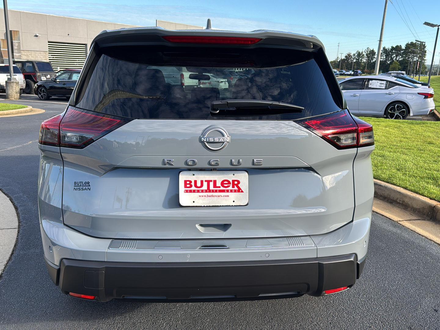 2026 Nissan Rogue SV photo 3