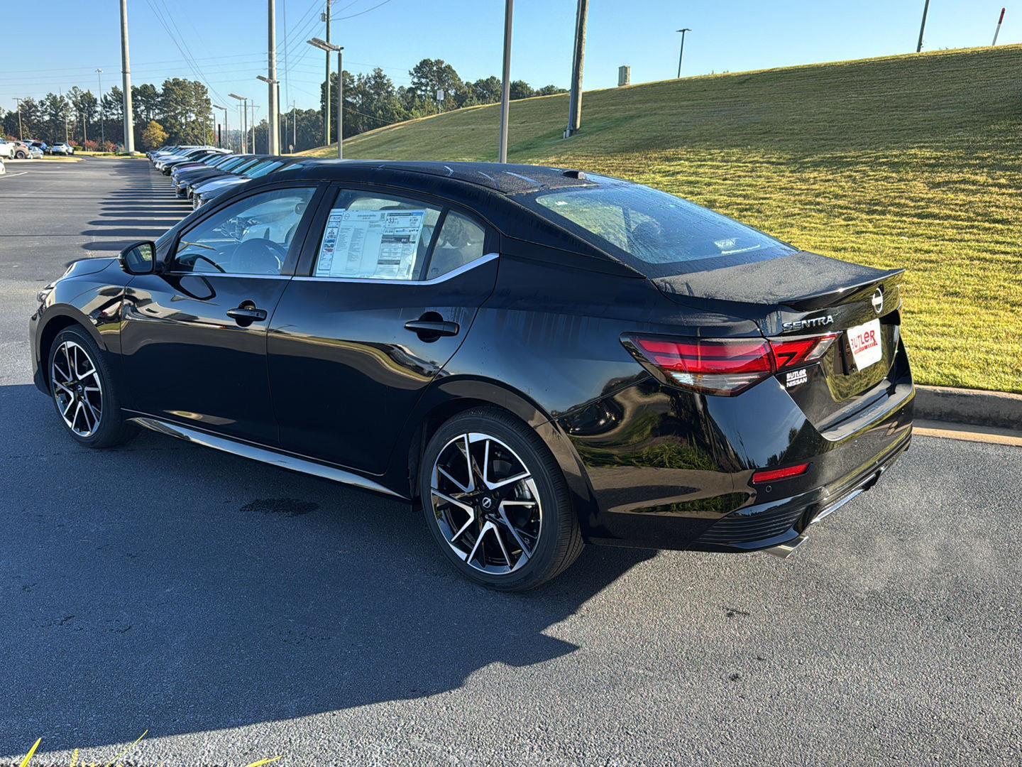 2025 Nissan Sentra SR photo 2