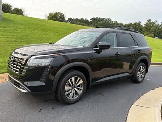 2026 Nissan Pathfinder SL SUV