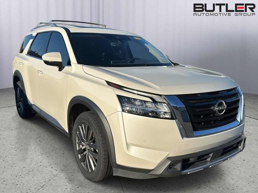 Used 2023 Nissan Pathfinder SL SUV