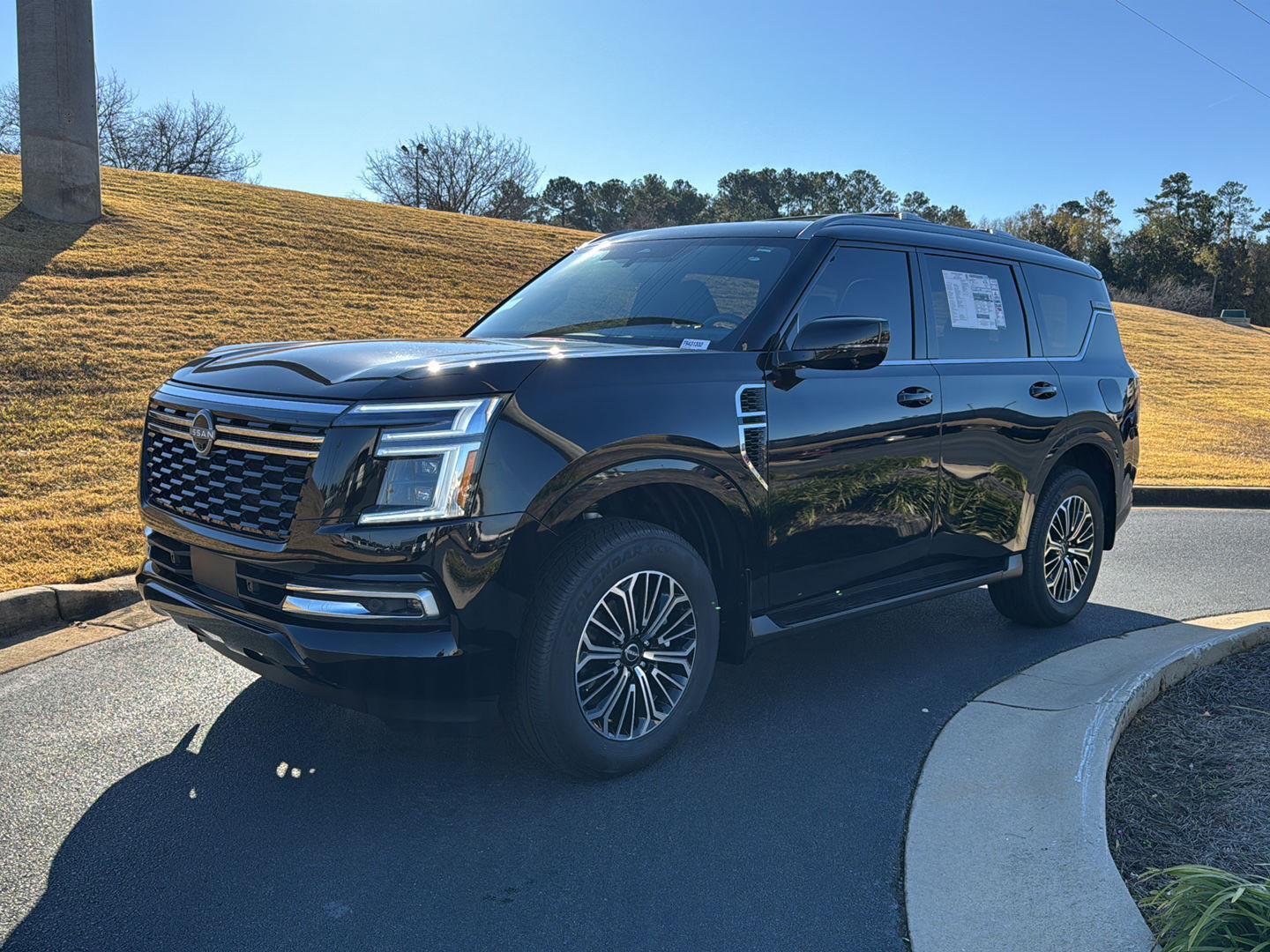 2026 Nissan Armada Platinum's photo