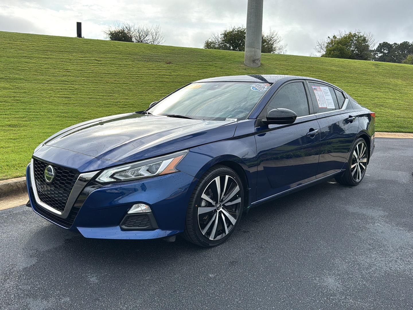2022 Nissan Altima 2.5 SR photo 2