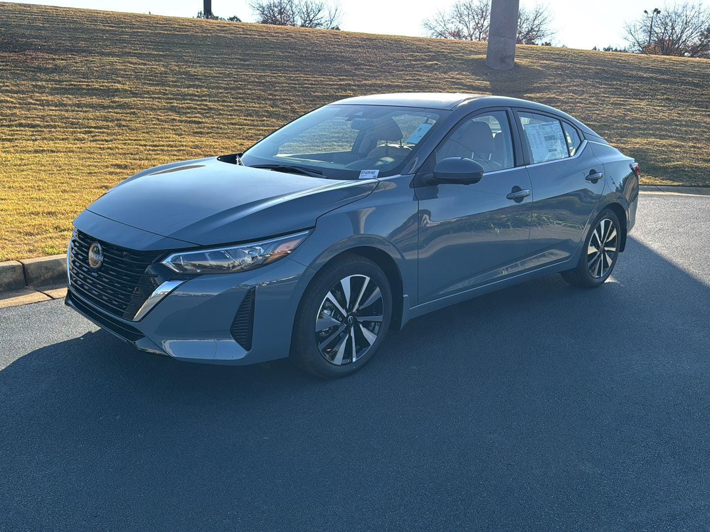 2025 Nissan Sentra SV's photo