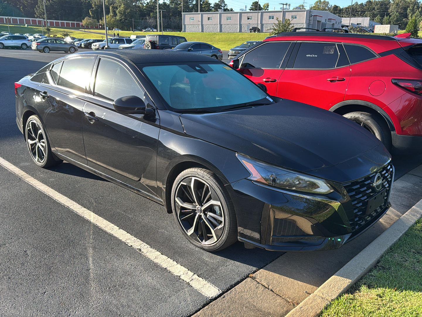 2024 Nissan Altima 2.5 SR photo 4