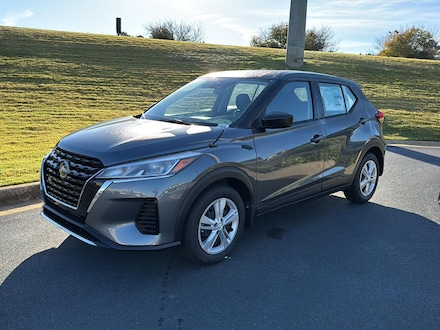 2025 Nissan Kicks Play S SUV