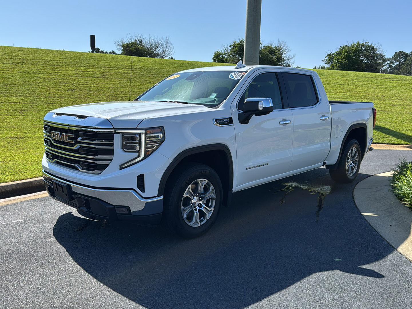Used 2024 GMC Sierra 1500 SLT with VIN 3GTPHDED9RG149350 for sale in Macon, GA