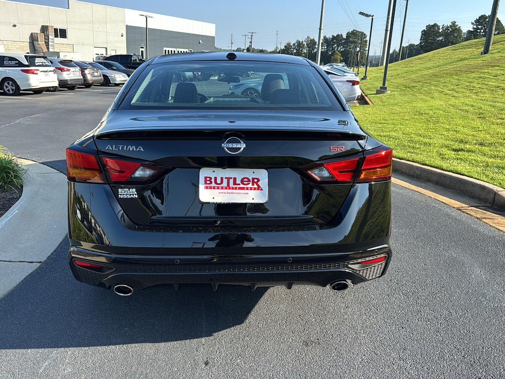 New 2025 Nissan Altima SR Sedan