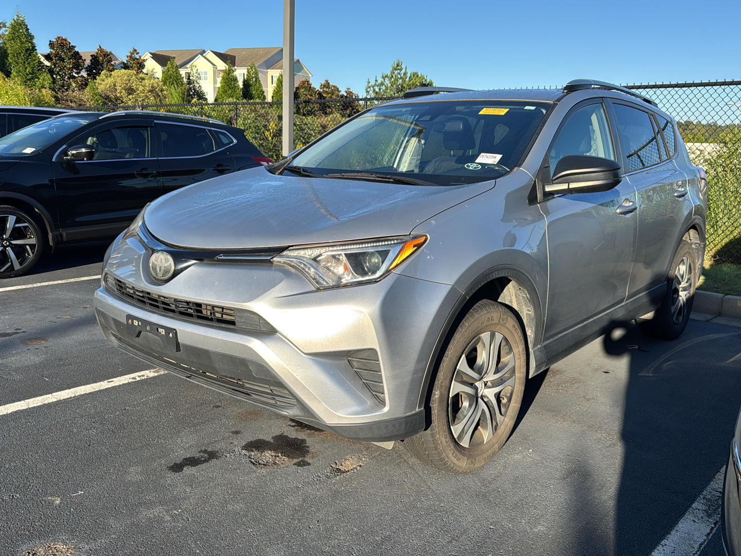 2018 Toyota RAV4 LE photo 2