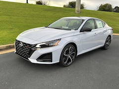 2025 Nissan Altima SR Sedan