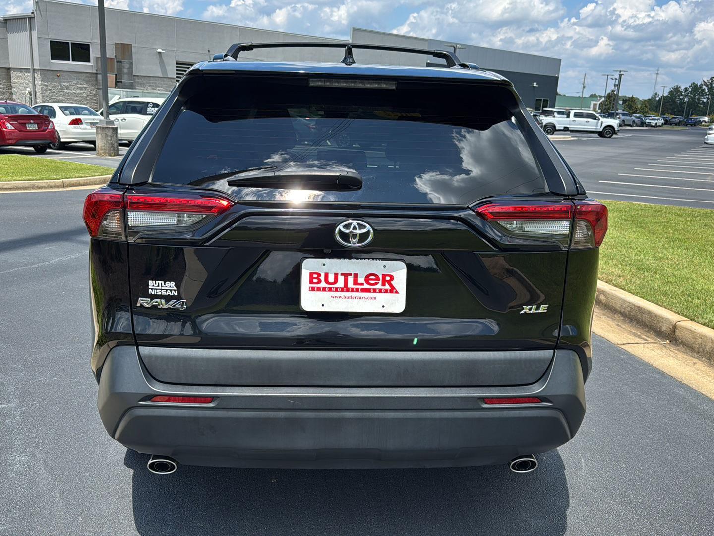 2022 Toyota RAV4 XLE photo 4
