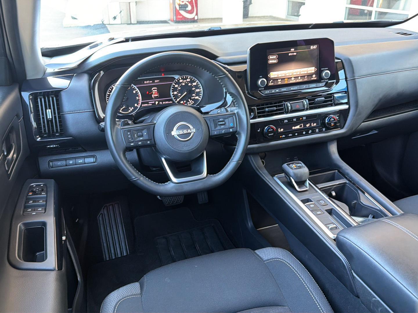 2025 Nissan Pathfinder SV - Photo 19