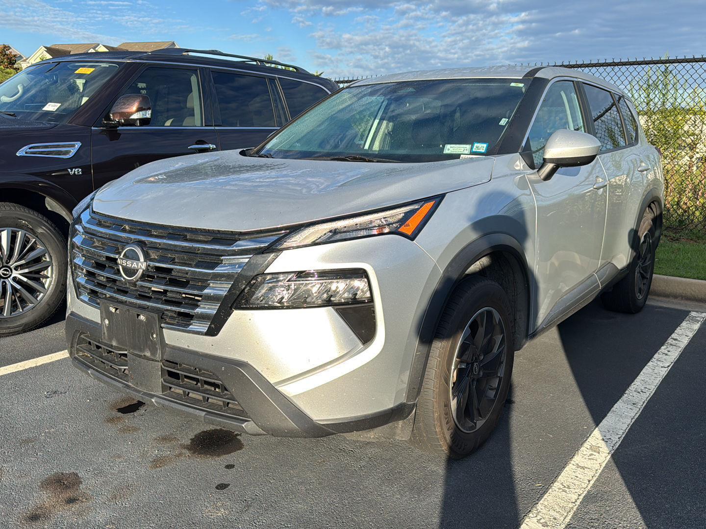 2024 Nissan Rogue SV photo 2