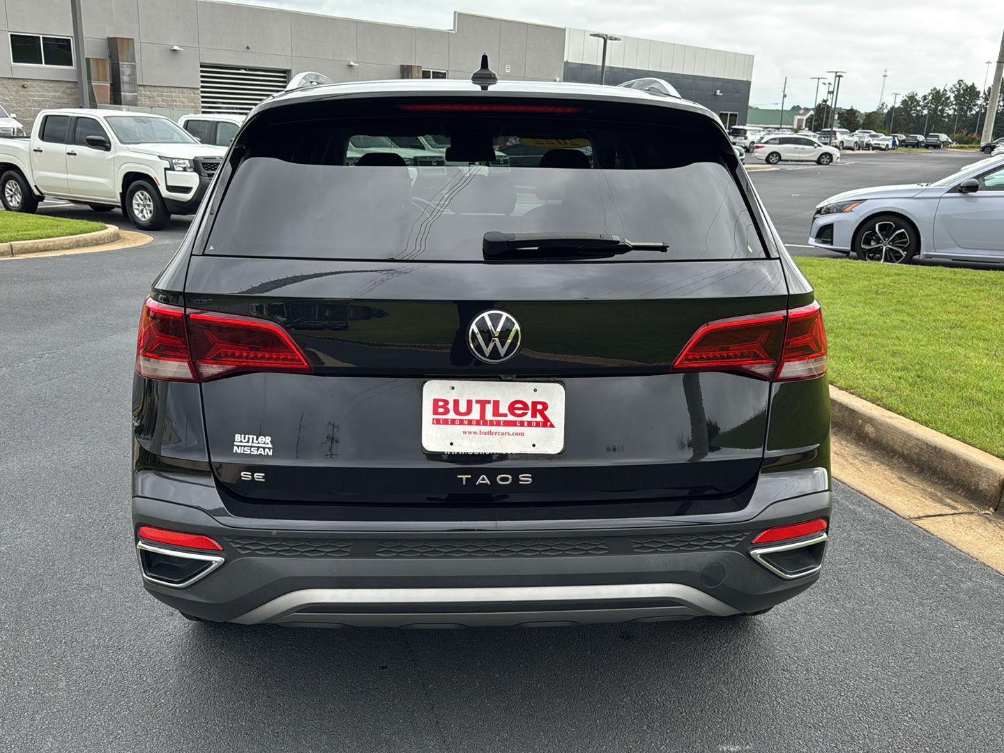 2022 Volkswagen Taos SE photo 4