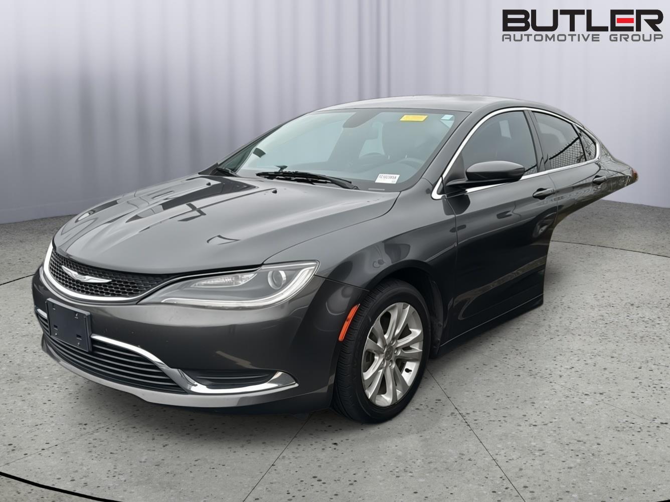 2016 Chrysler 200 Limited's photo