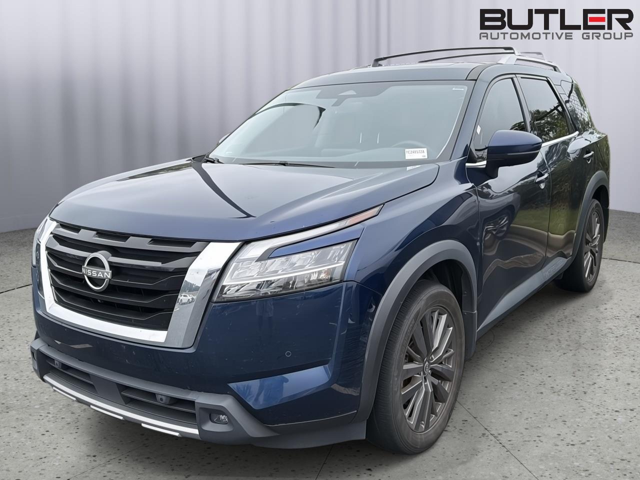 2024 Nissan Pathfinder SL 2WD's photo