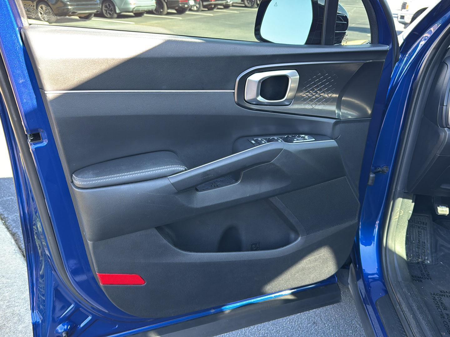 2022 Kia Sorento S - Photo 14