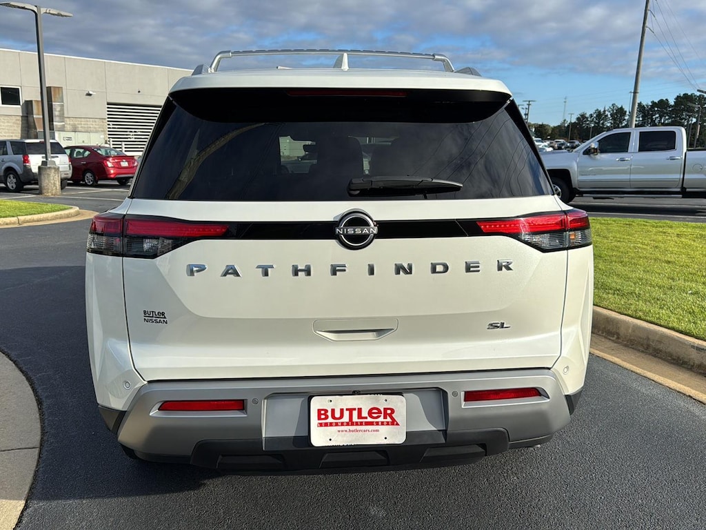 Used 2024 Nissan Pathfinder SL SUV