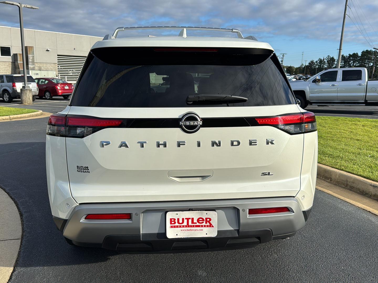 2024 Nissan Pathfinder SL photo 3