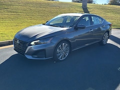 2025 Nissan Altima SL Sedan