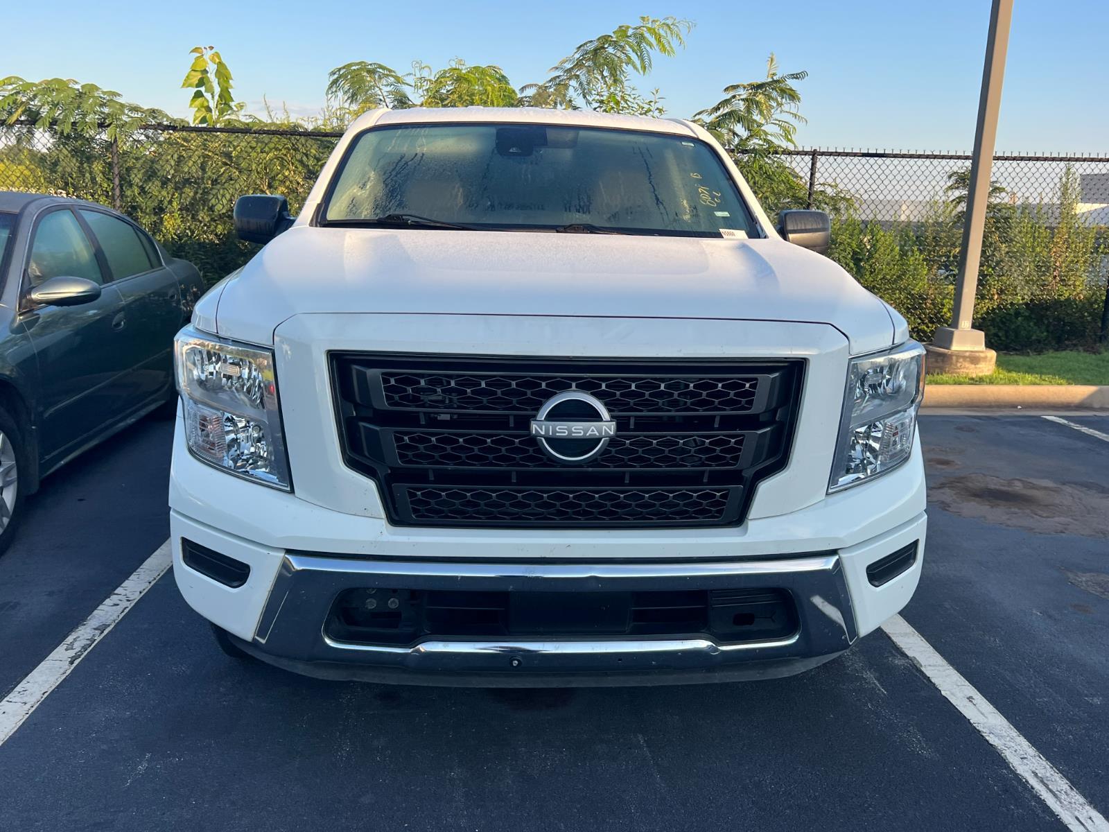 2023 Nissan Titan SV photo 3