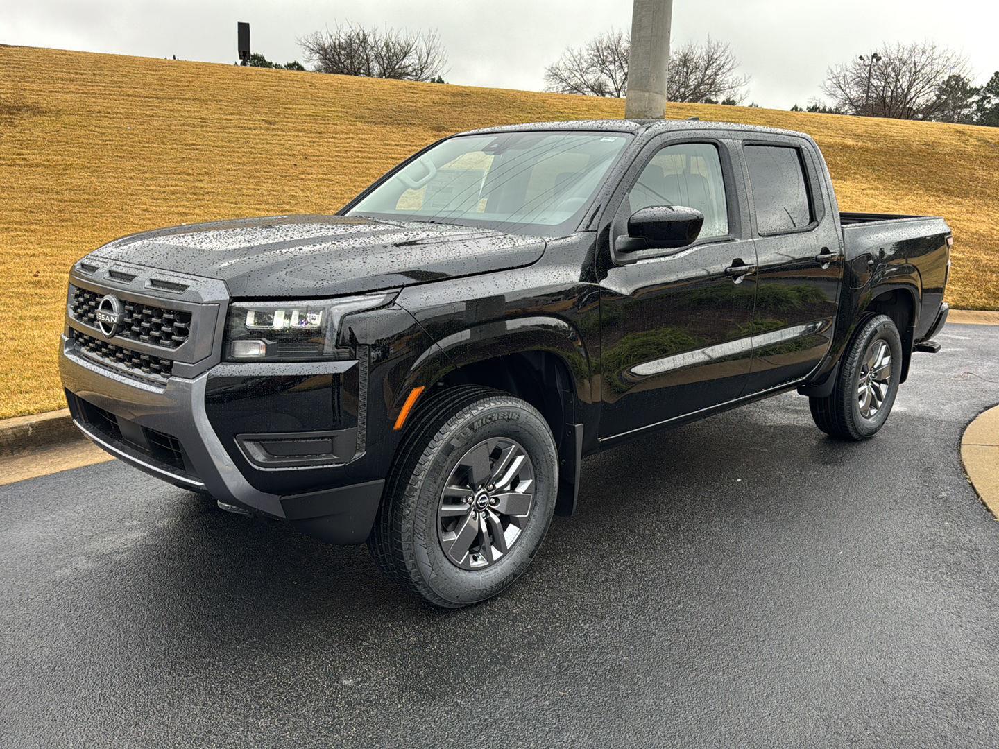 2026 Nissan Frontier SV's photo