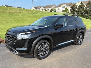 2026 Nissan Pathfinder Platinum SUV