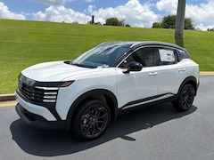 2026 Nissan Kicks SR SUV