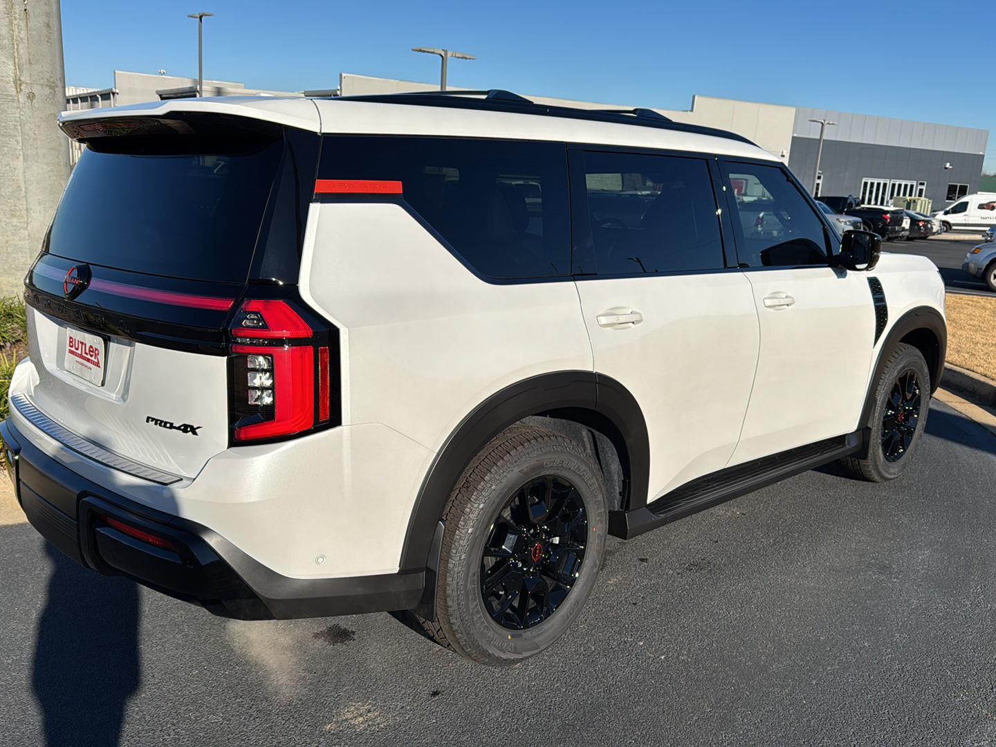 2026 Nissan Armada PRO-4X - Photo 5