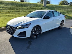 2025 Nissan Altima SR Sedan