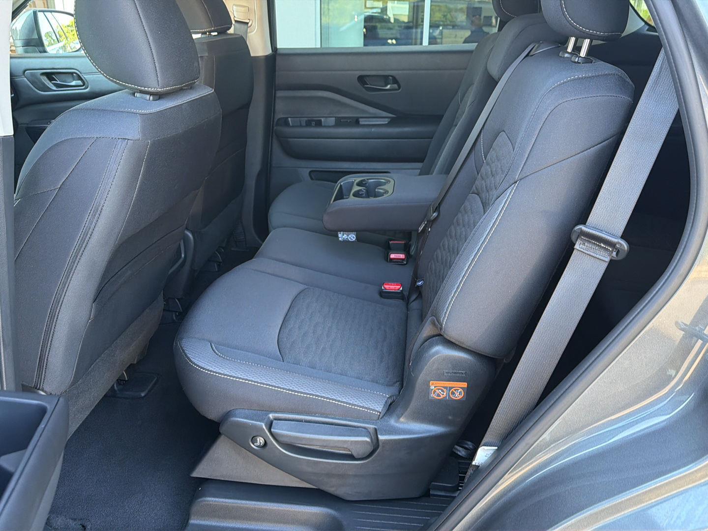 2025 Nissan Pathfinder SV - Photo 11