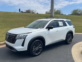 2026 Nissan Pathfinder SL SUV