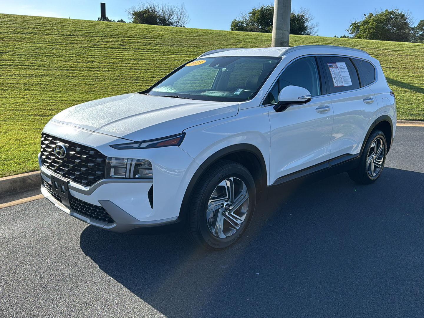 2023 Hyundai Santa Fe SEL photo 2