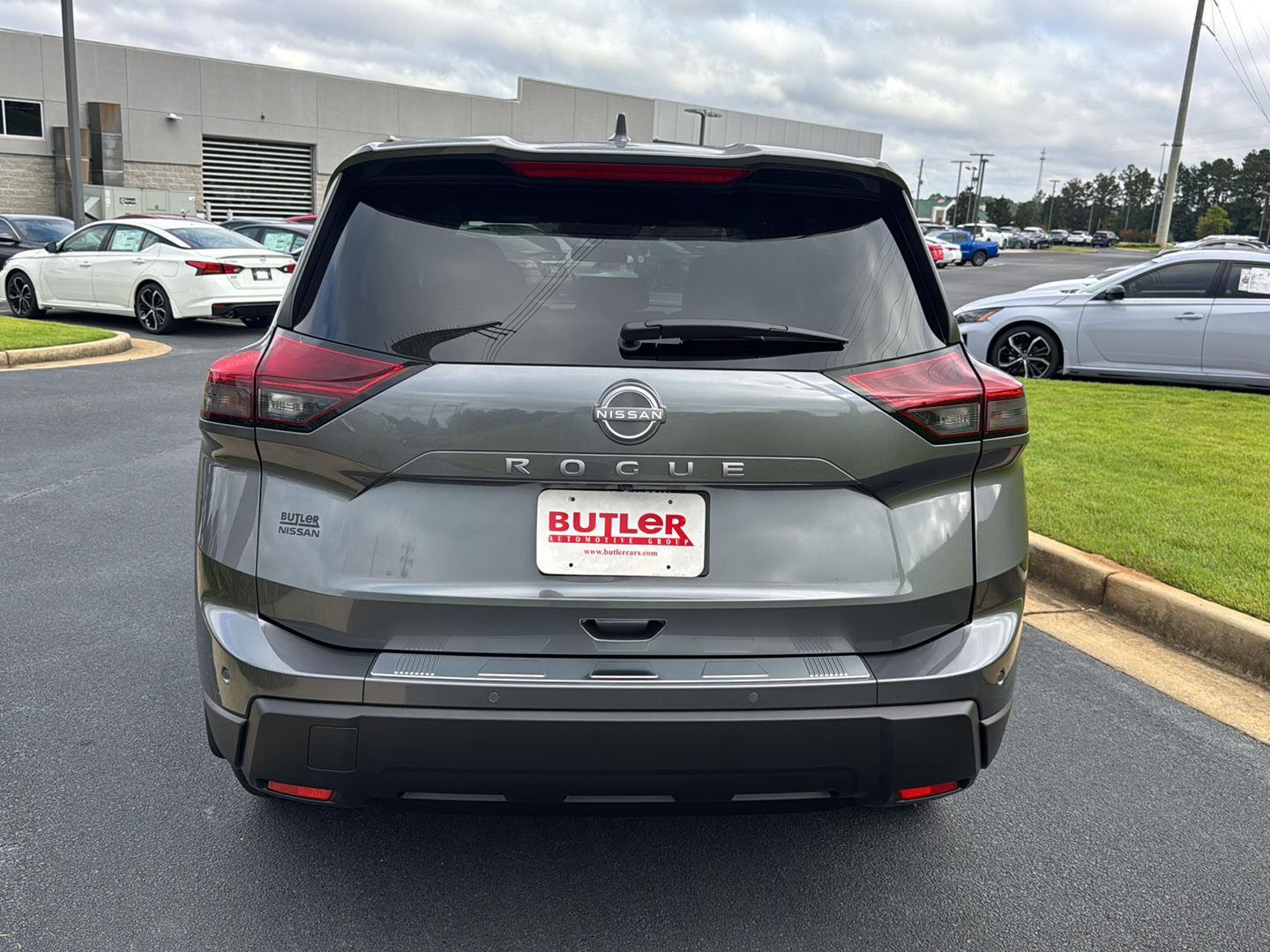 2026 Nissan Rogue SV photo 4