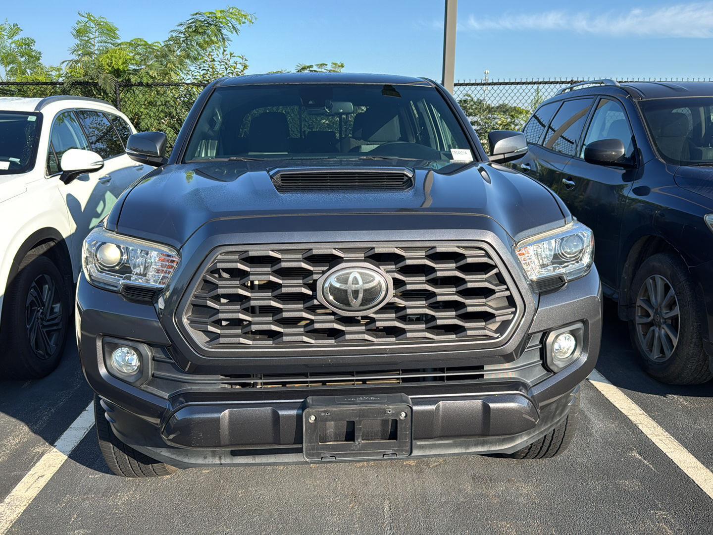 2020 Toyota Tacoma TRD Sport V6 photo 3