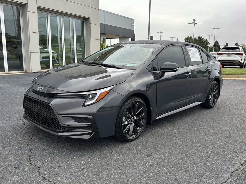 Used 2025 Toyota Corolla SE Sedan